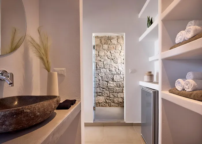 Kedros Milos 4* Adamantas (Milos)