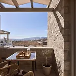 Kedros Milos Suites 아파트호텔 아다마스