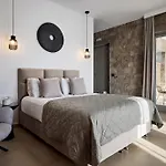 Kedros Milos Апарт-отель Адамас