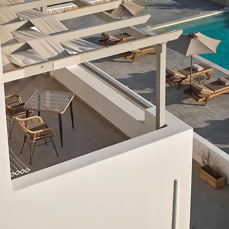 Kedros Milos Suites Aparthotel *