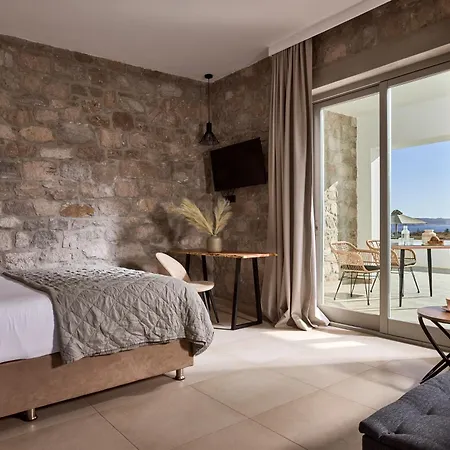 Kedros Milos Suites