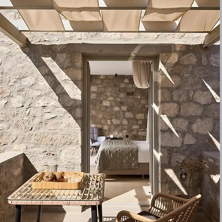 Kedros Milos Suites Adamantas (Milos)