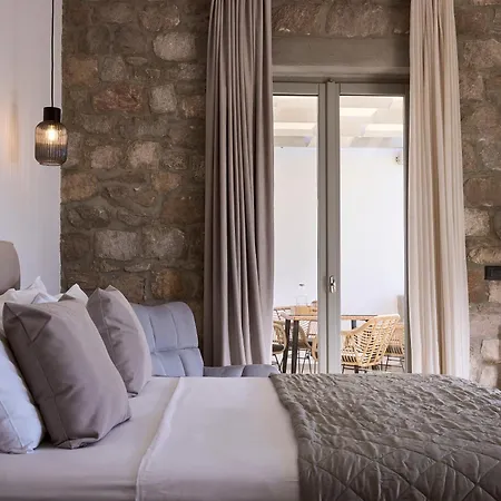 Kedros Milos Suites