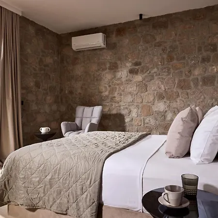 Apartmanhotel Kedros Milos 4*