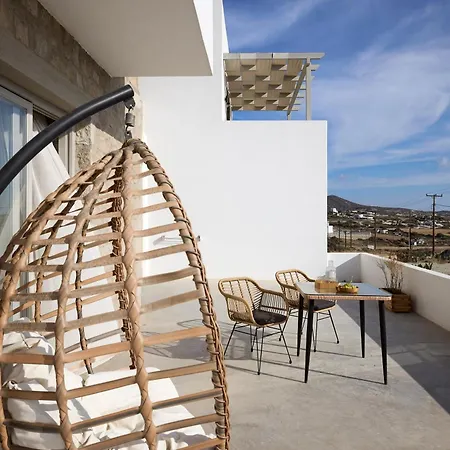 Kedros Milos Suites Aparthotel *
